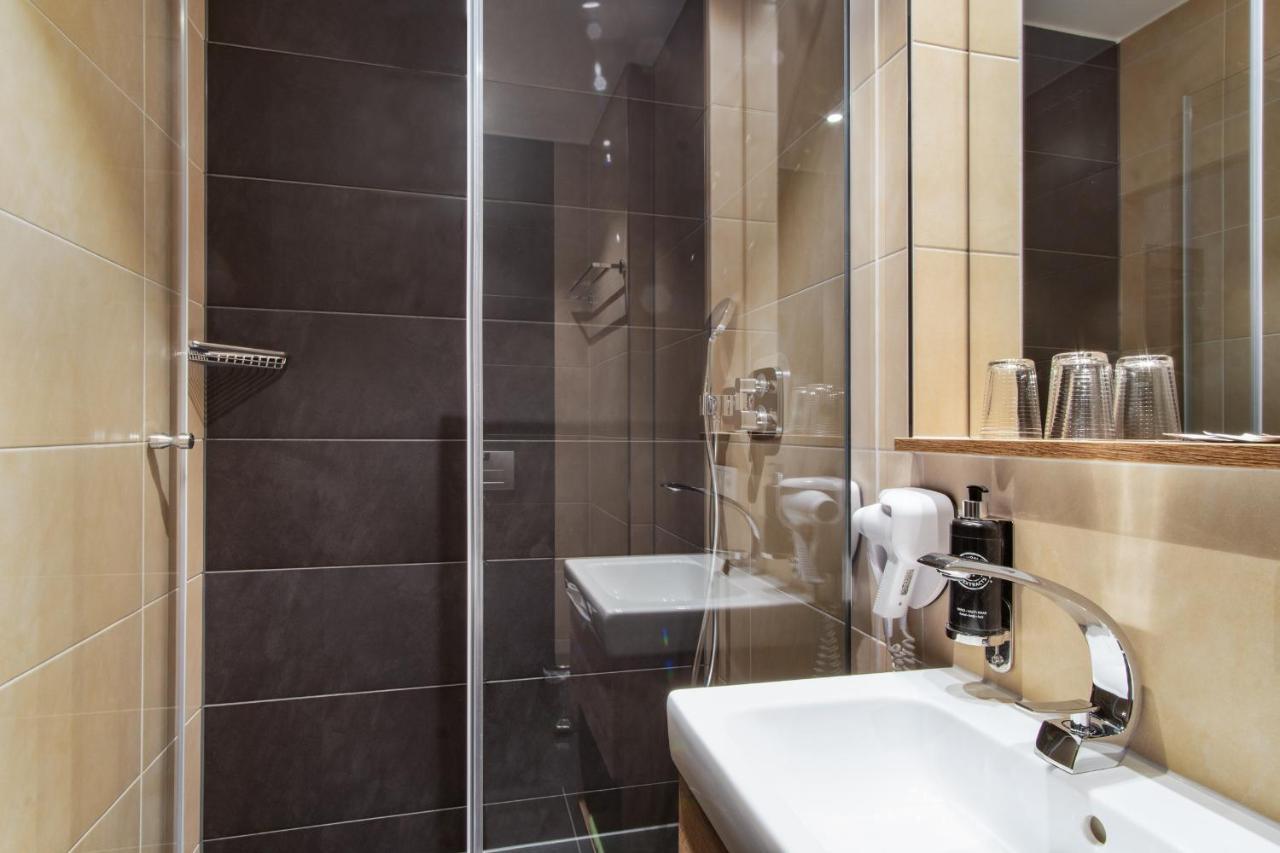 Hotel Wettiner Hof Риза Екстериор снимка