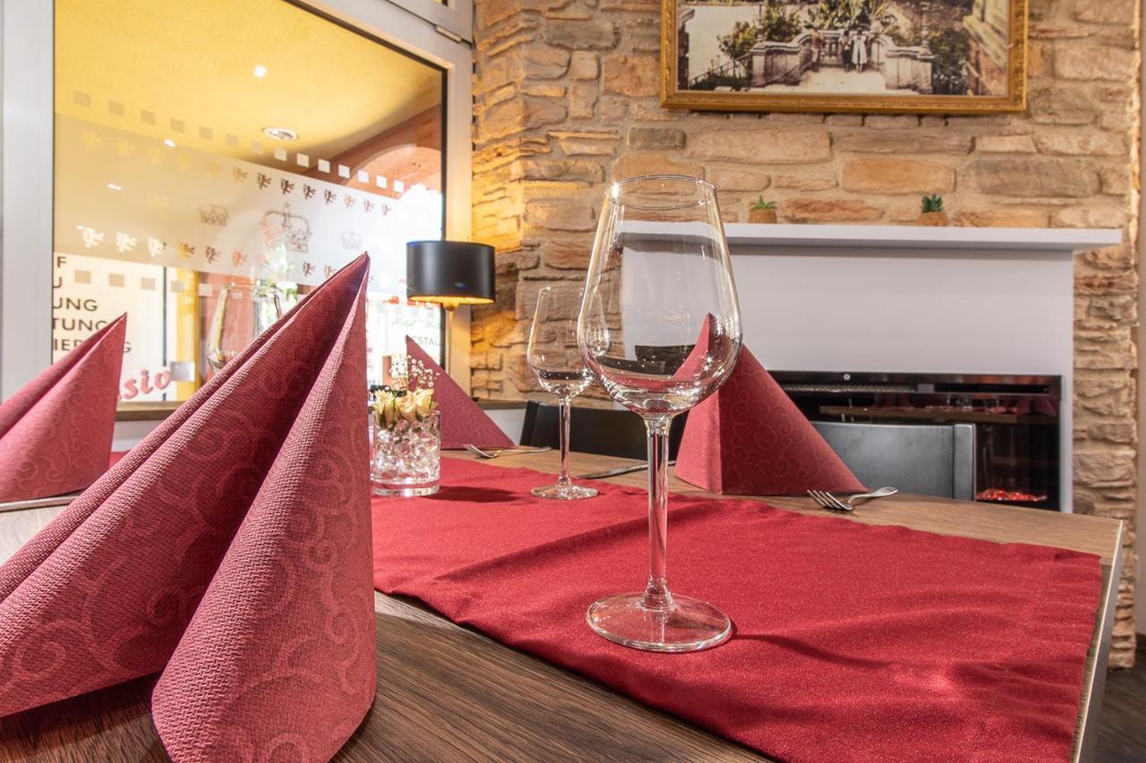 Hotel Wettiner Hof Риза Екстериор снимка