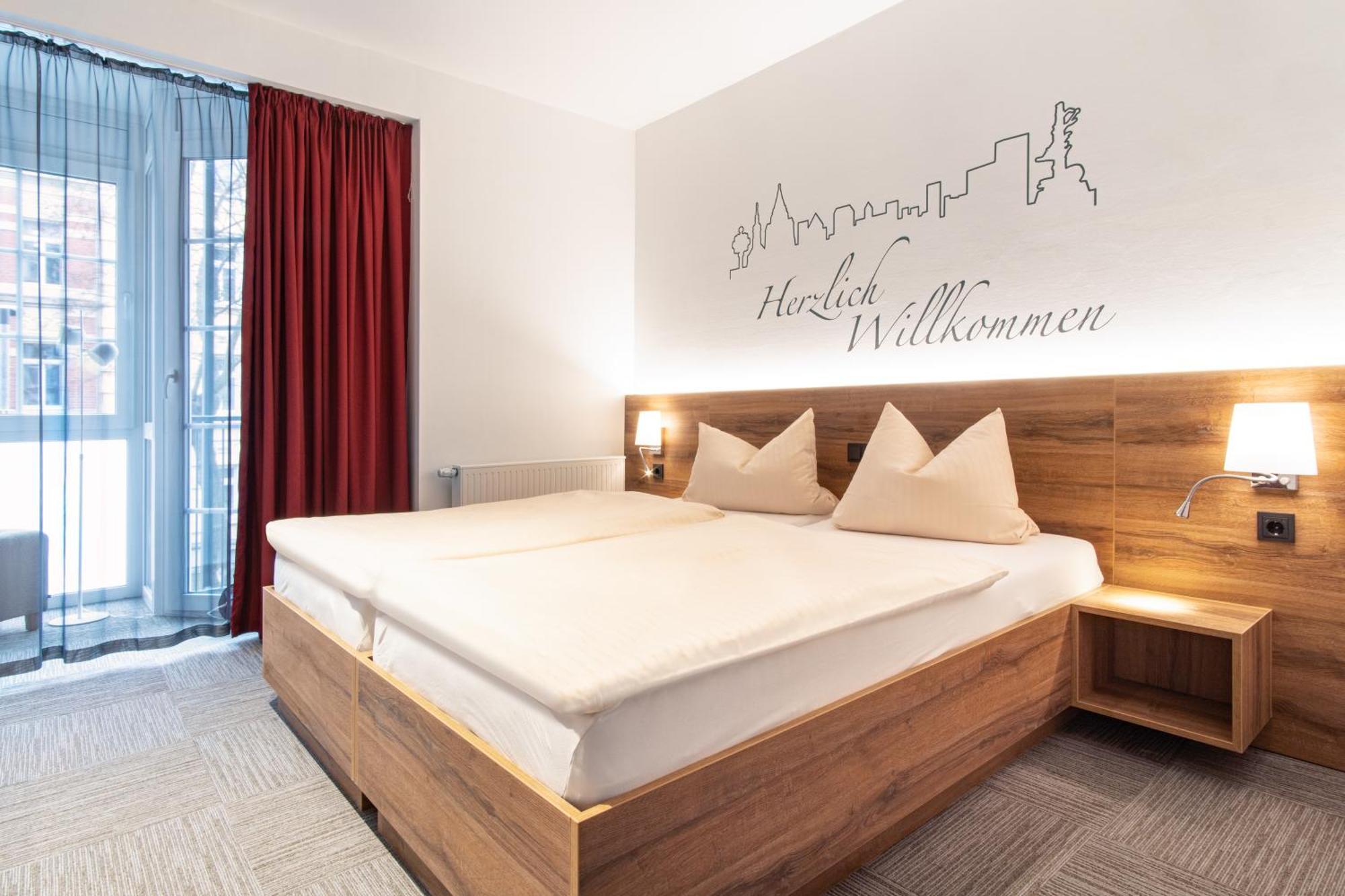 Hotel Wettiner Hof Риза Екстериор снимка
